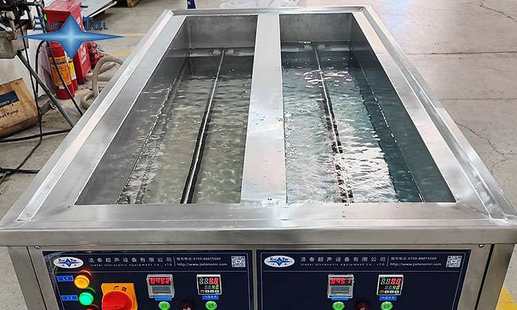 超聲波清洗機的水泵選擇：類(lèi)型、特性與應用指南